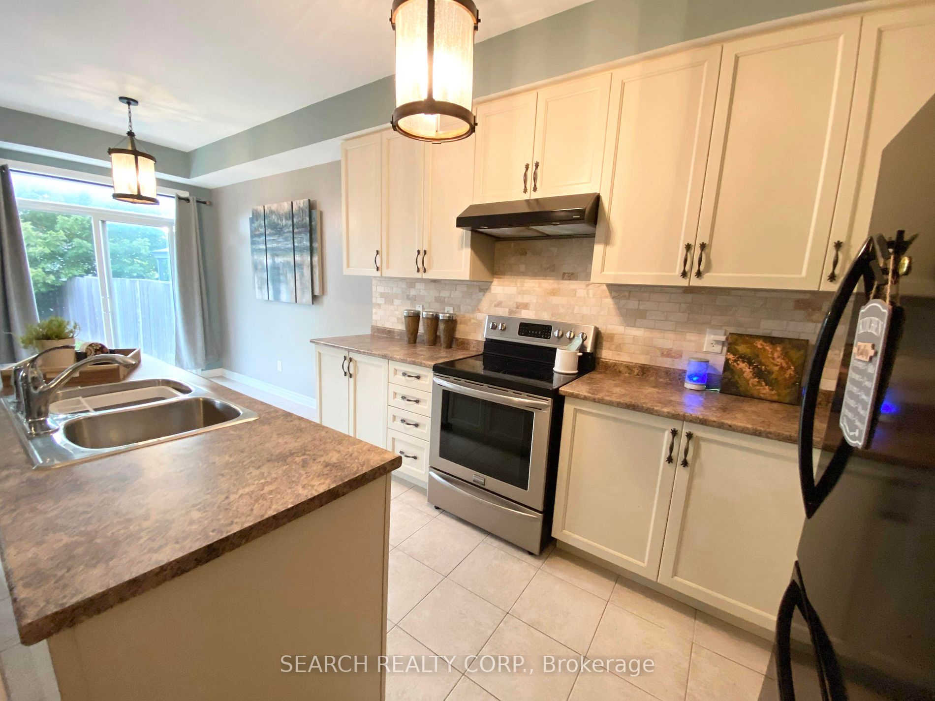 116 Collier Crescent