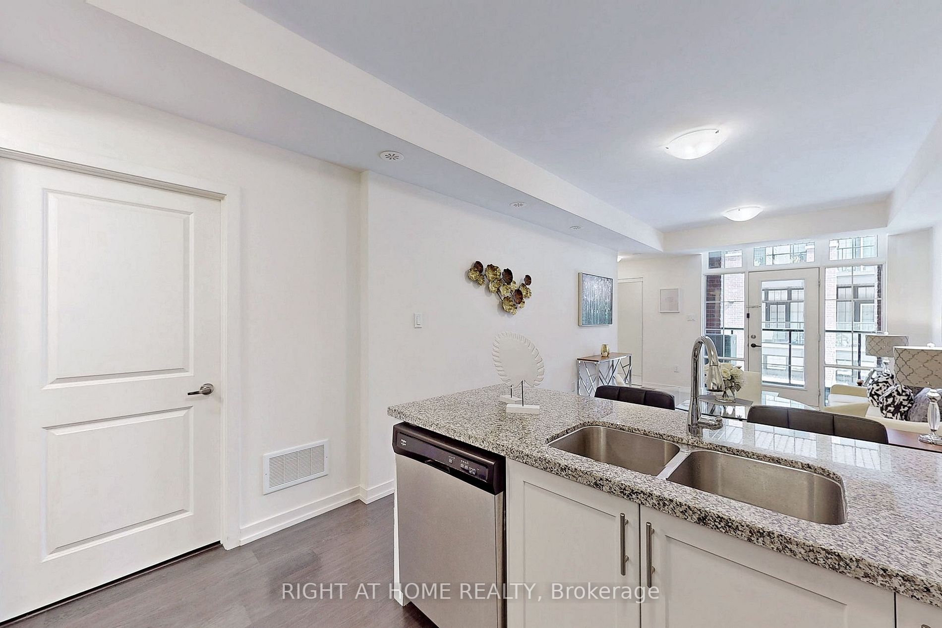 18 Whitaker Way, #246