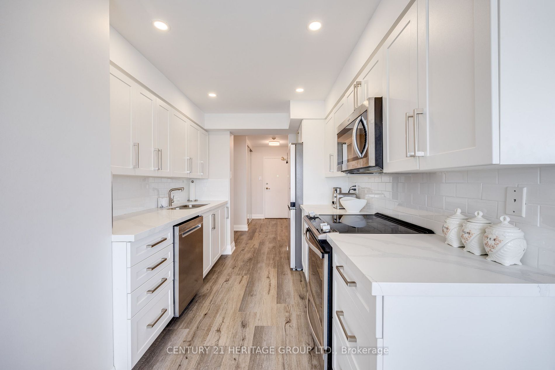 7 Townsgate Dr, #707