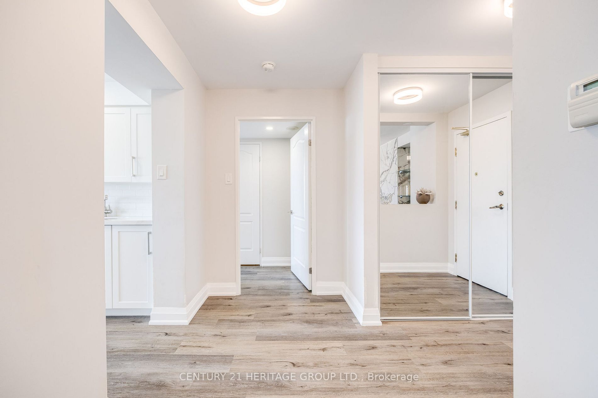 7 Townsgate Dr, #707