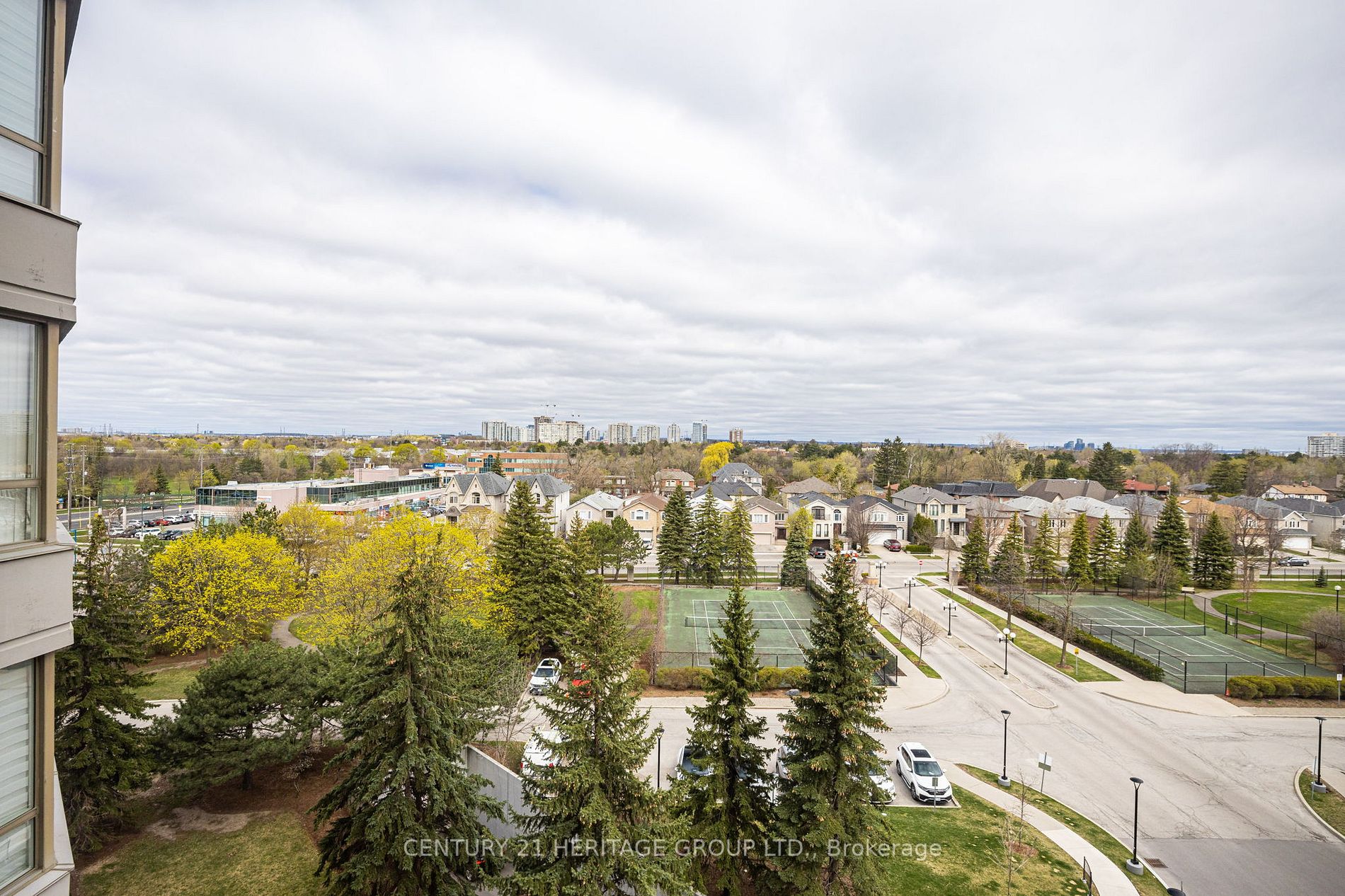 7 Townsgate Dr, #707