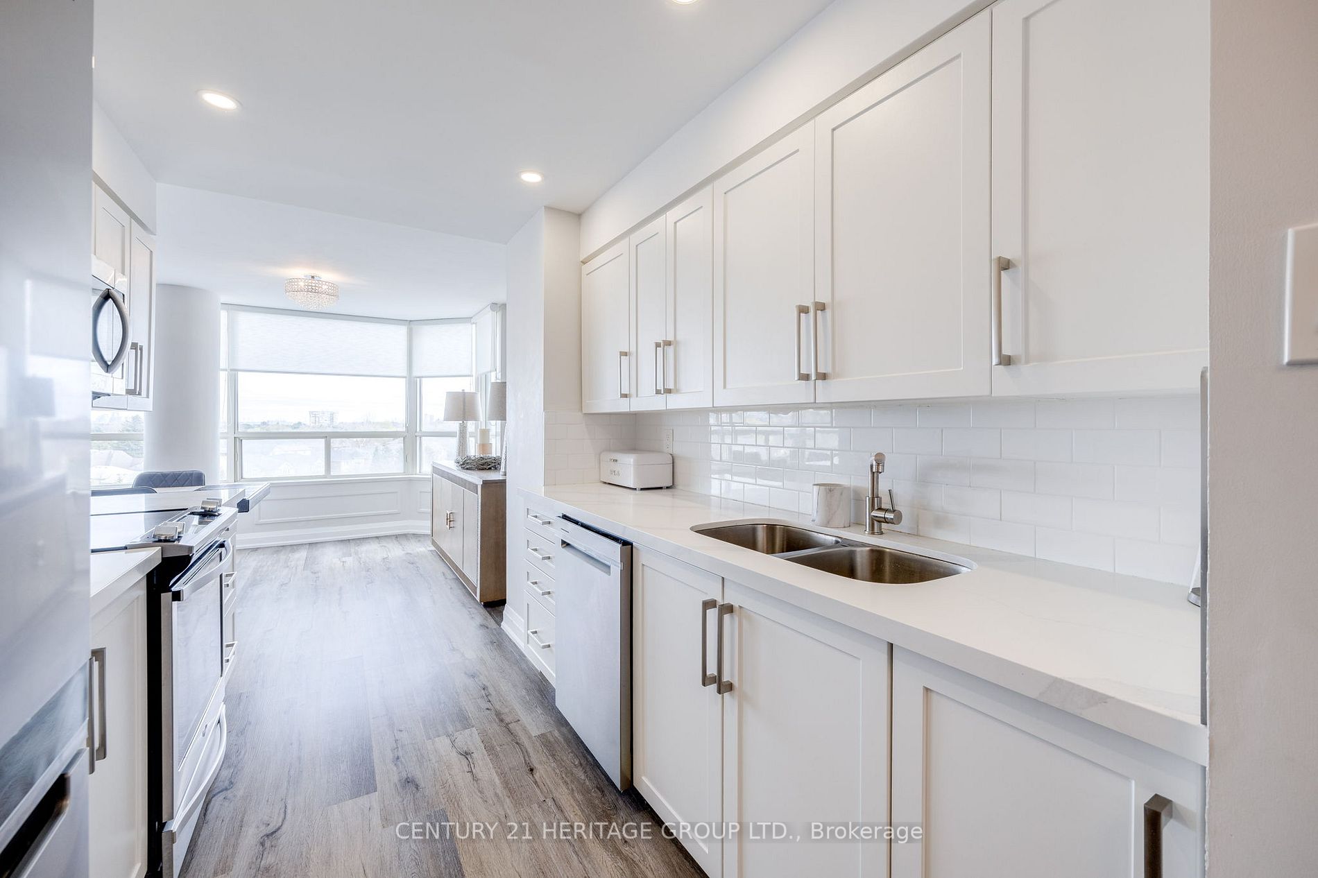 7 Townsgate Dr, #707