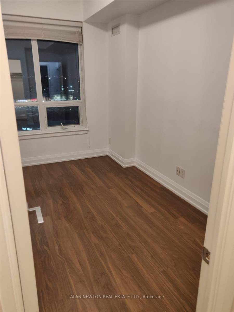 7161 Yonge St, #618