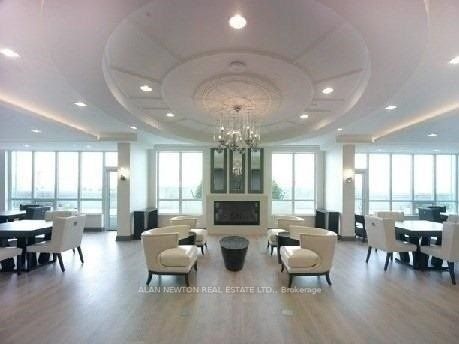 7161 Yonge St, #618