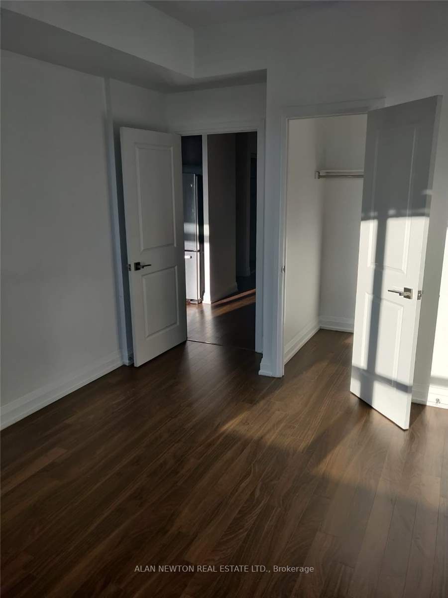 7161 Yonge St, #618
