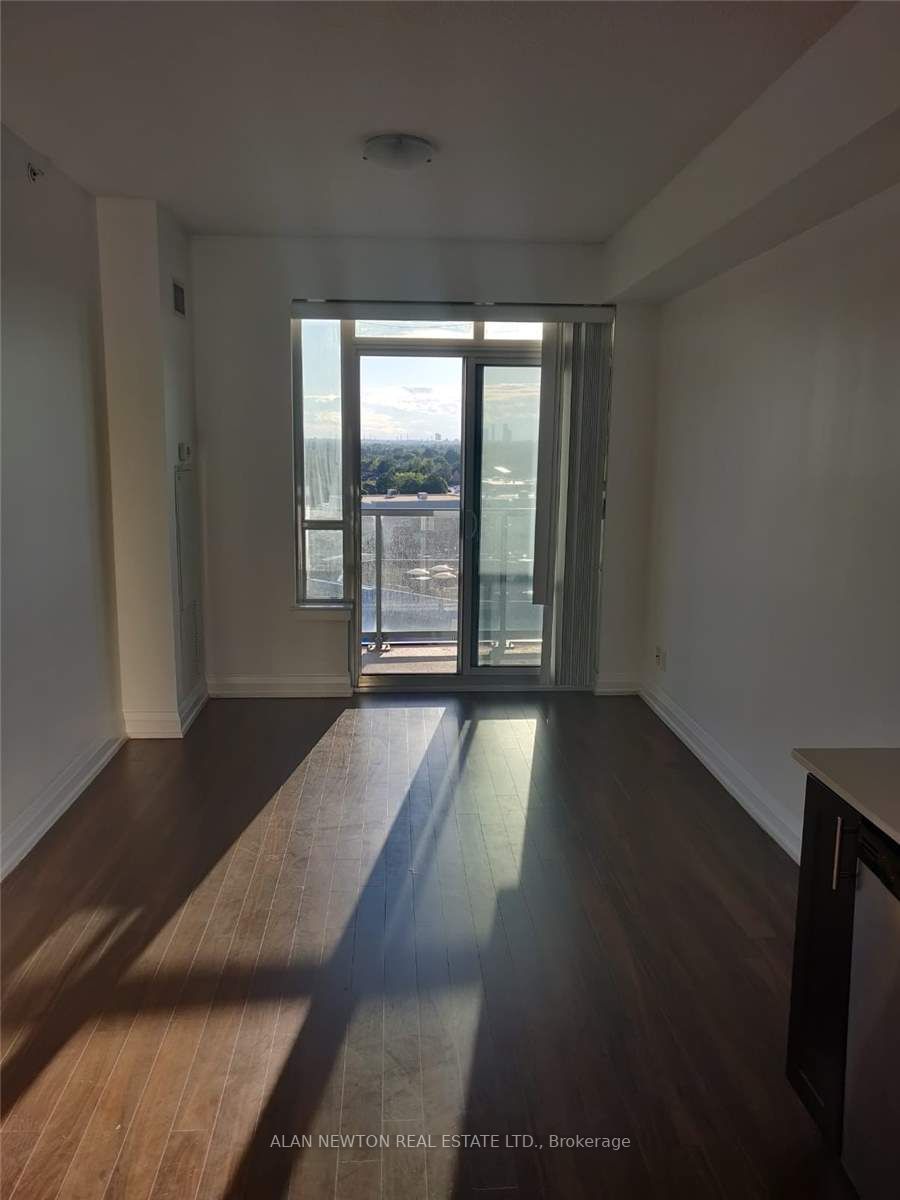 7161 Yonge St, #618
