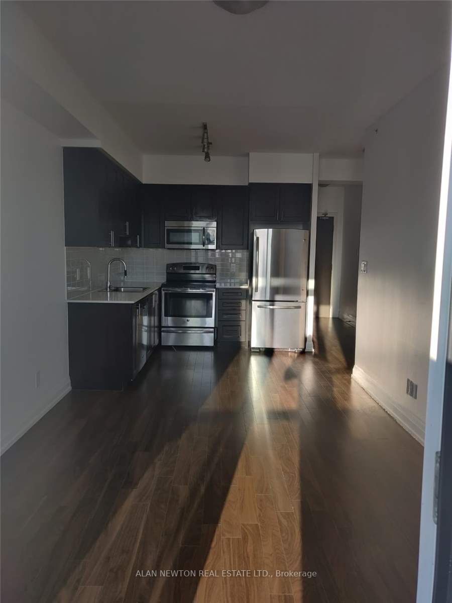 7161 Yonge St, #618