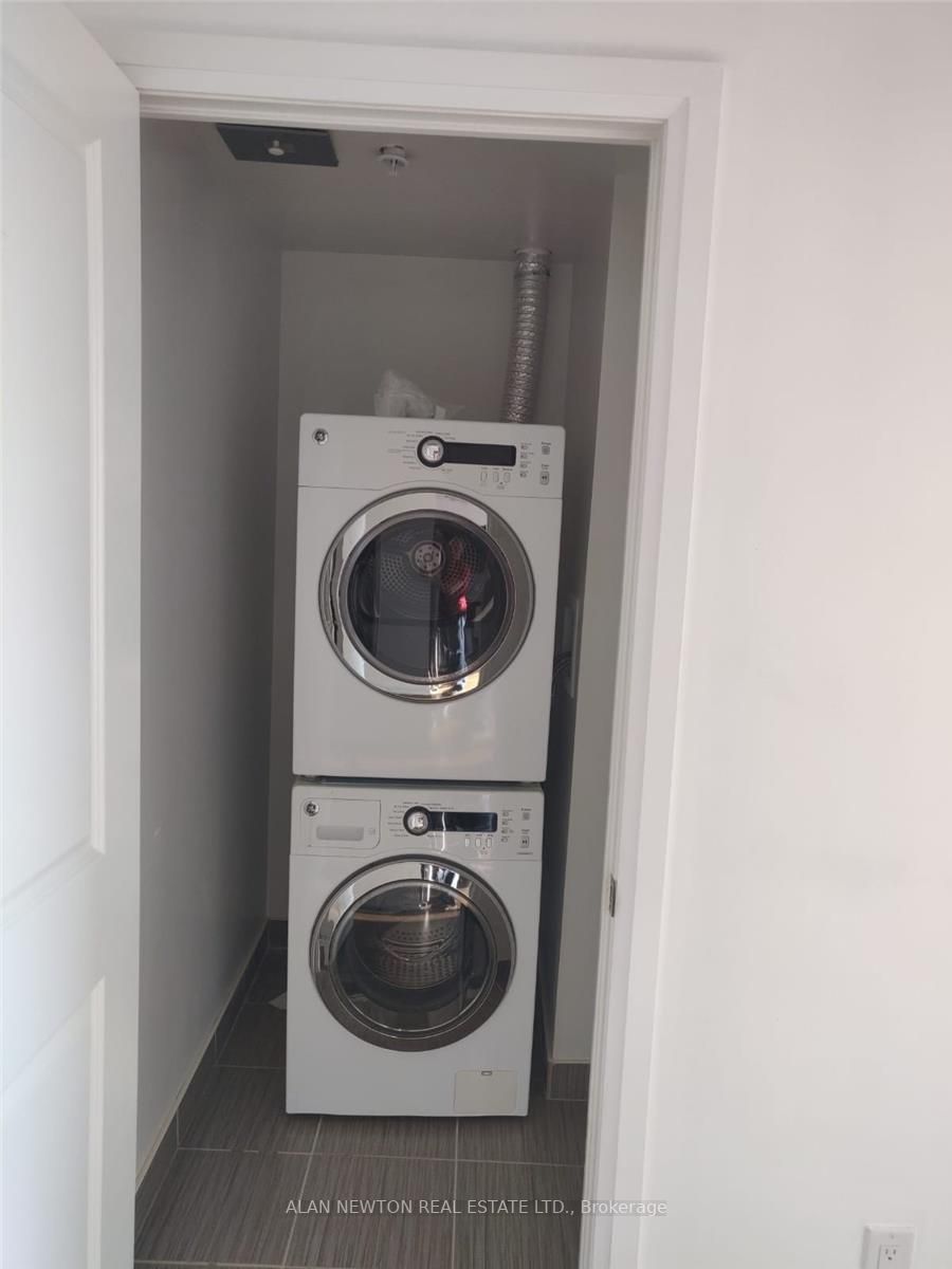7161 Yonge St, #618
