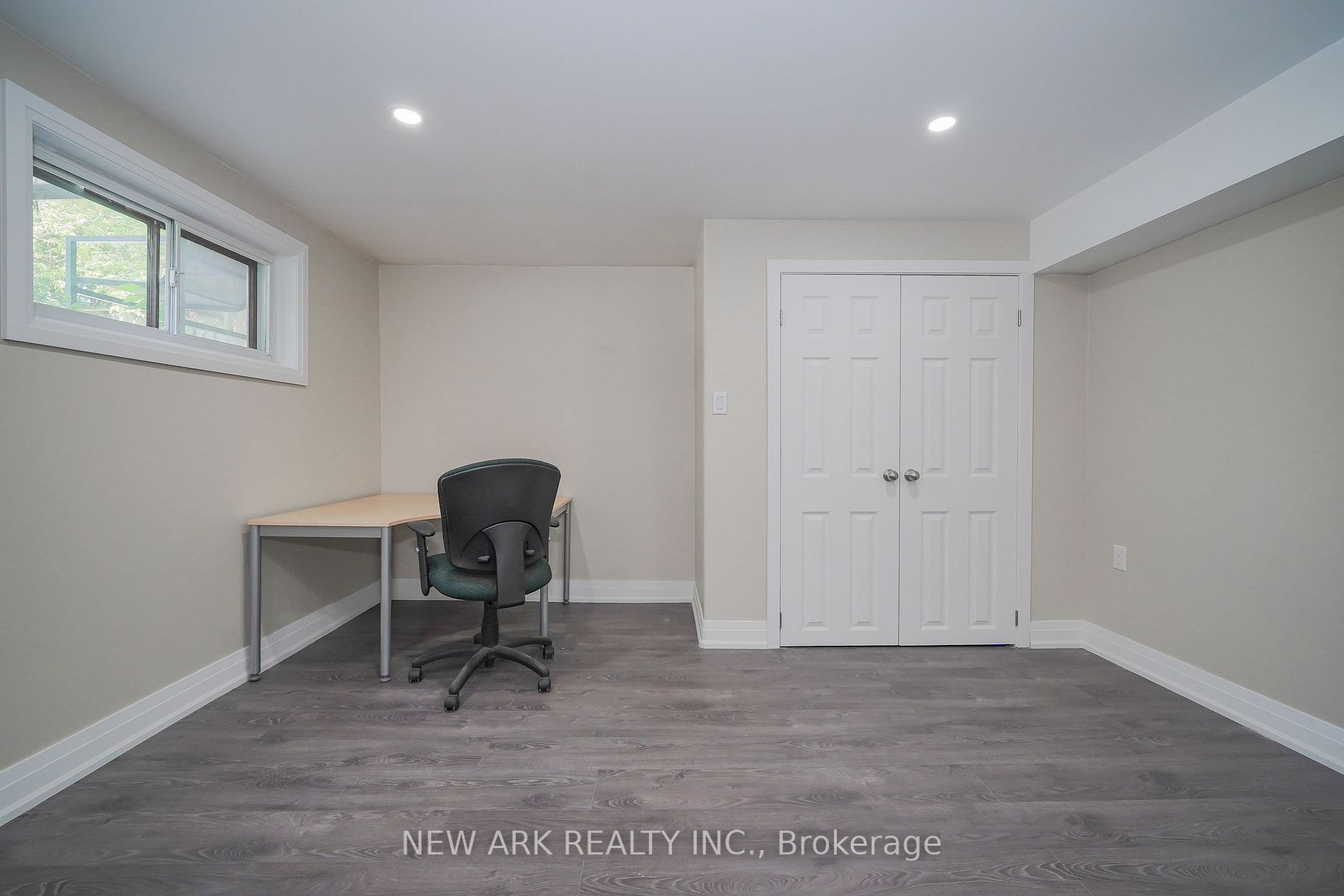 50 Coral Harbour Cres, #Unit B