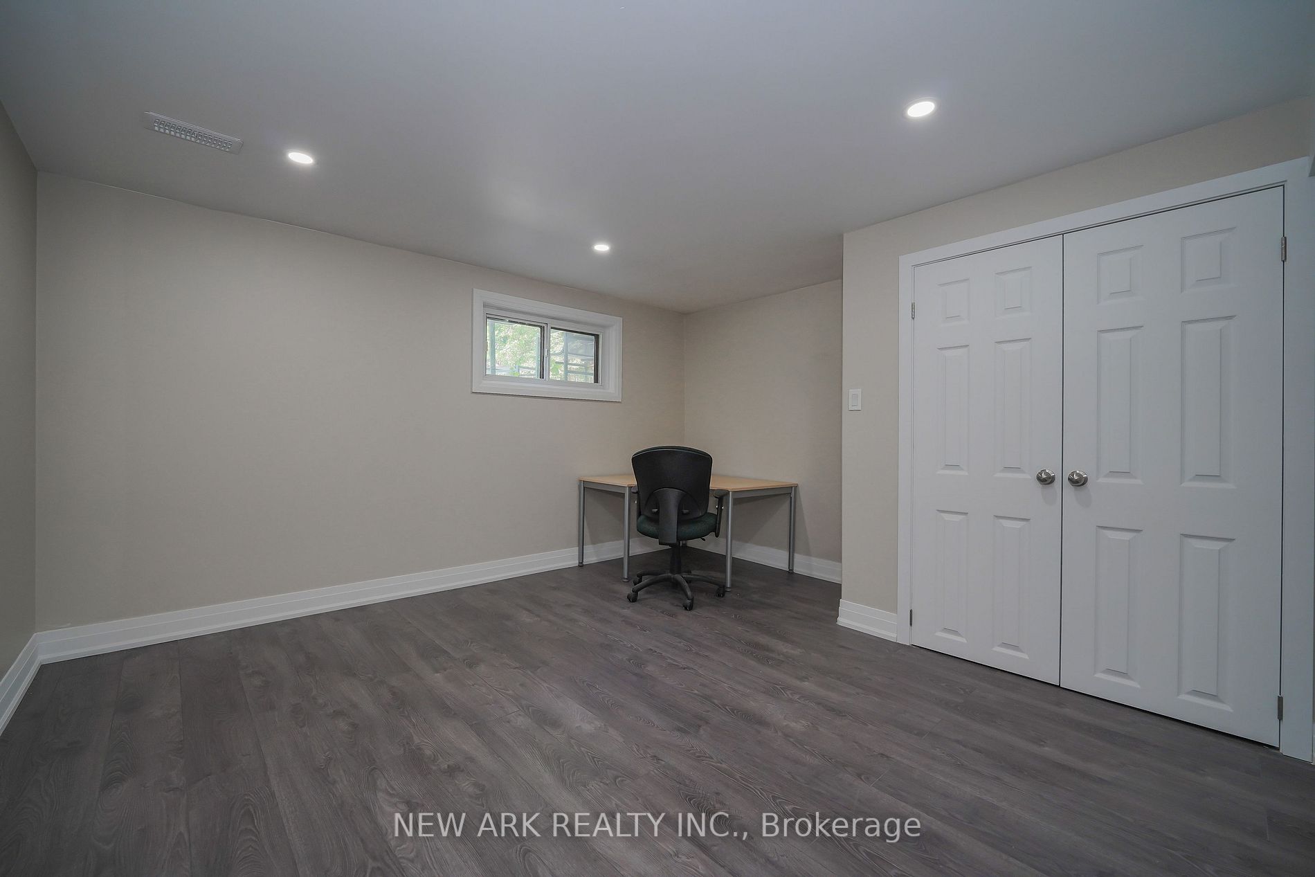 50 Coral Harbour Cres, #Unit B