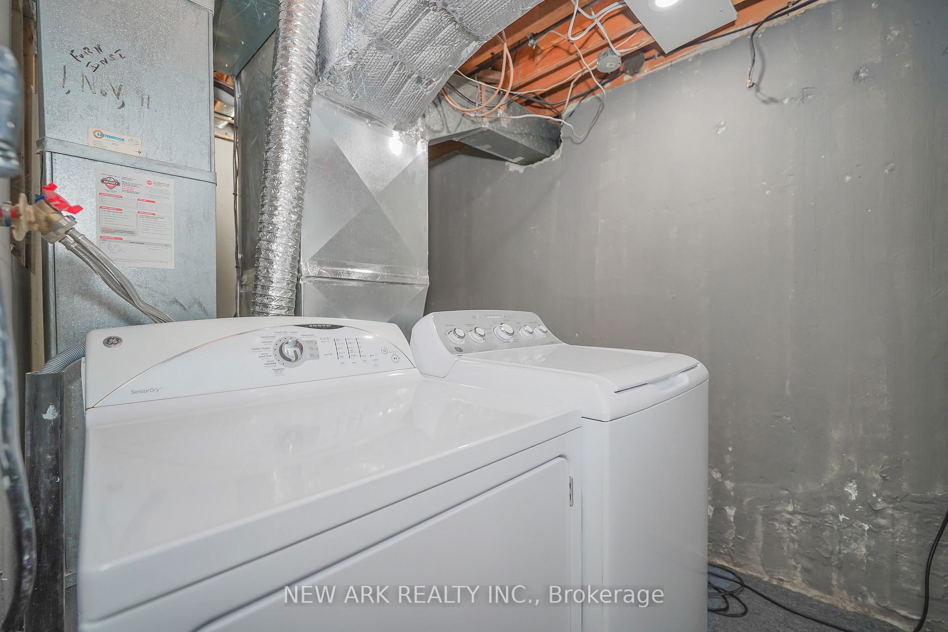 50 Coral Harbour Cres, #Unit B