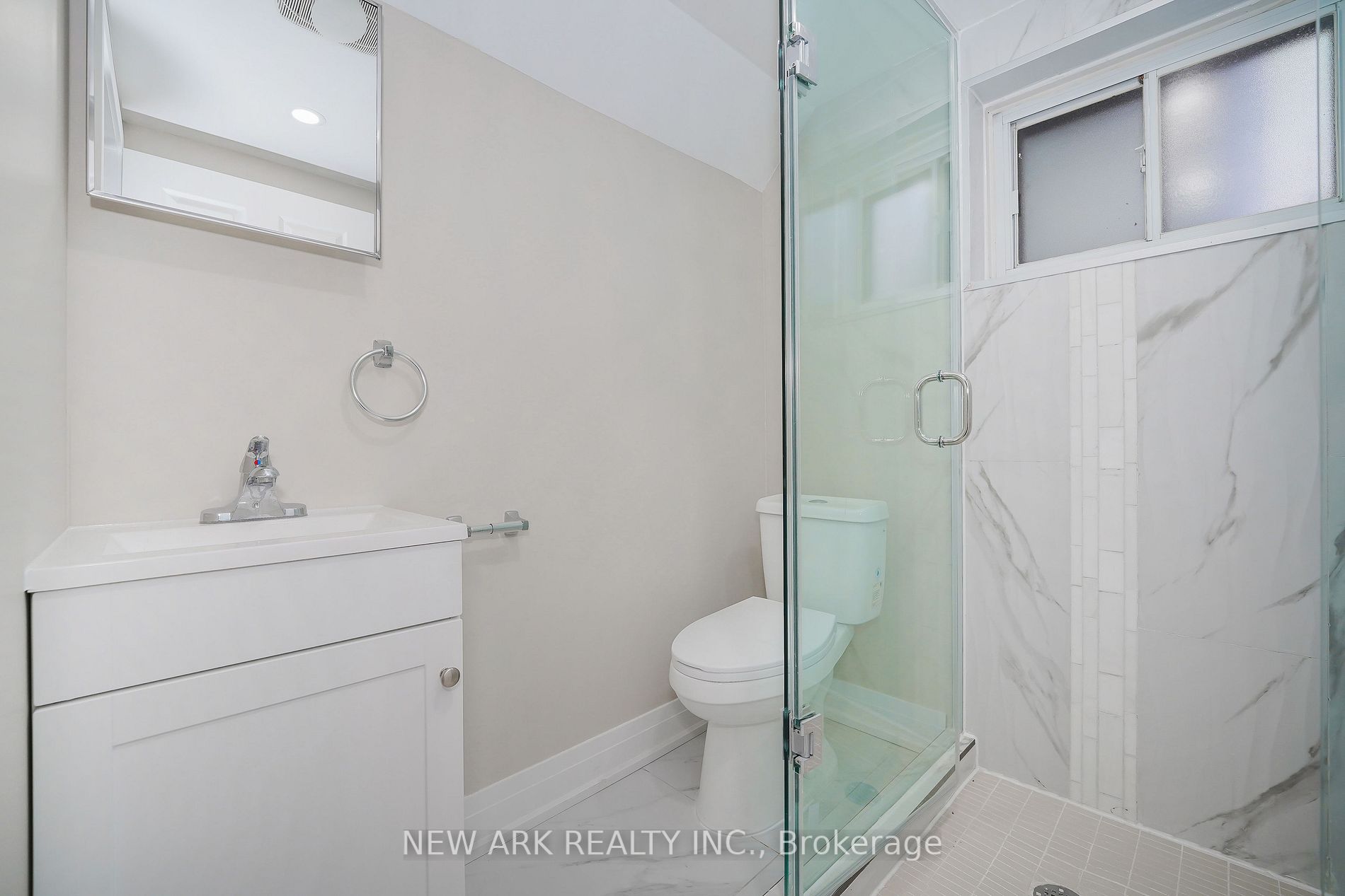 50 Coral Harbour Cres, #Unit B