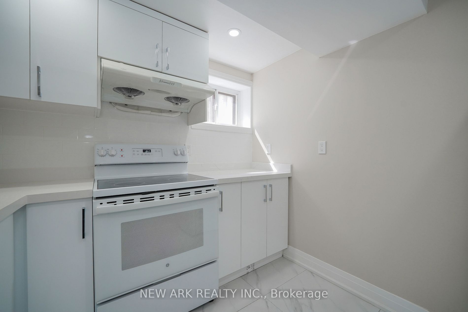 50 Coral Harbour Cres, #Unit B