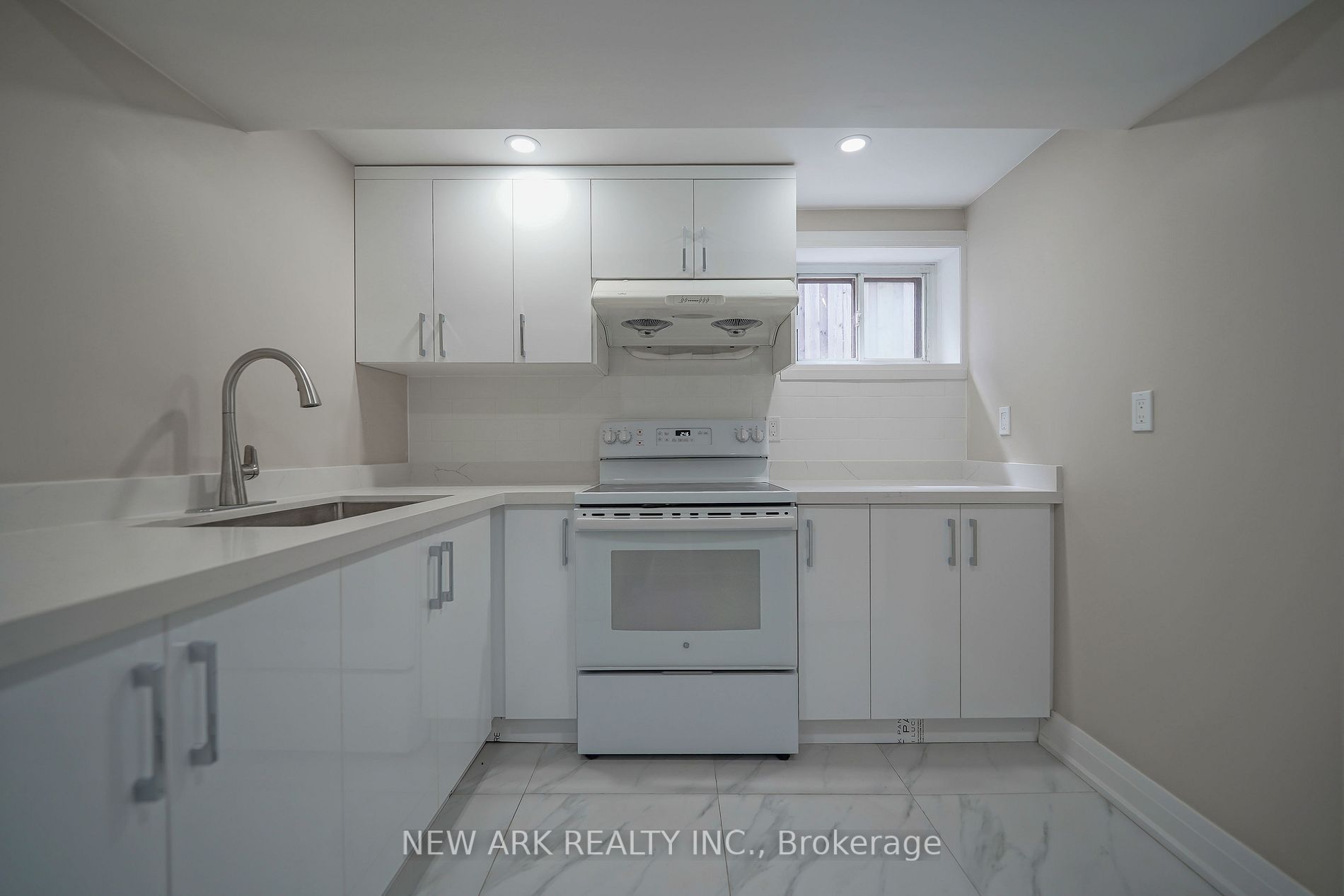 50 Coral Harbour Cres, #Unit B