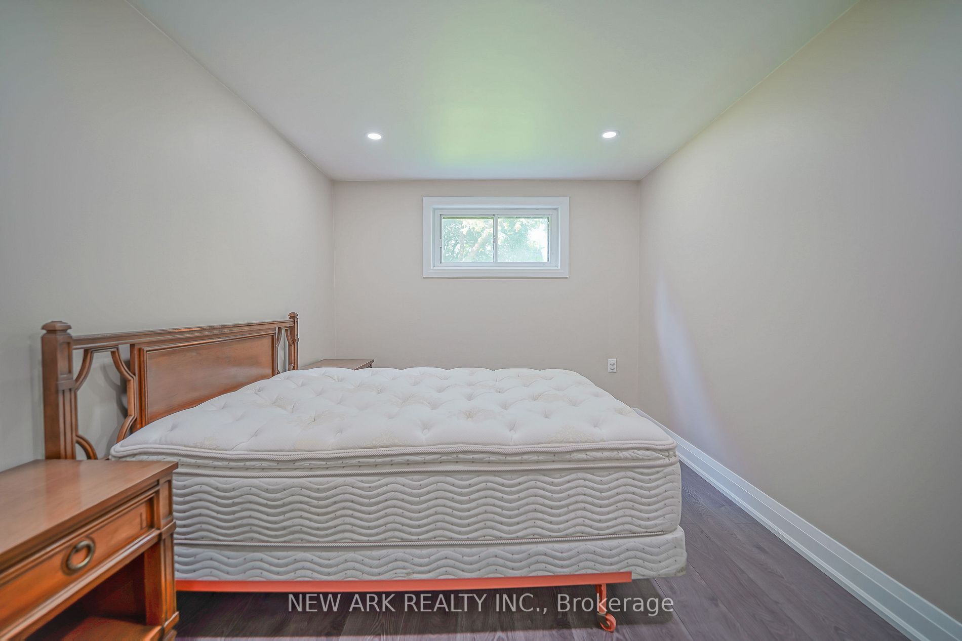 50 Coral Harbour Cres, #Unit B