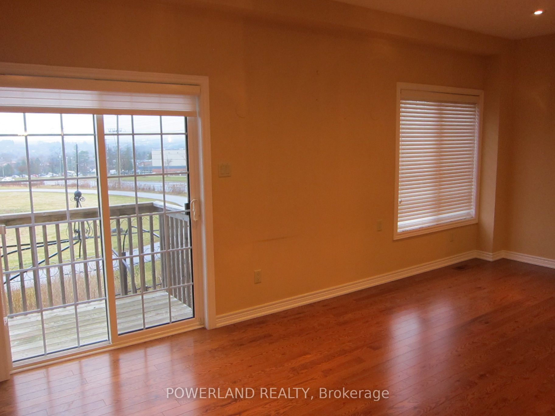 556 Foxcroft Blvd