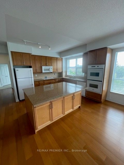 180 John West Way, #333