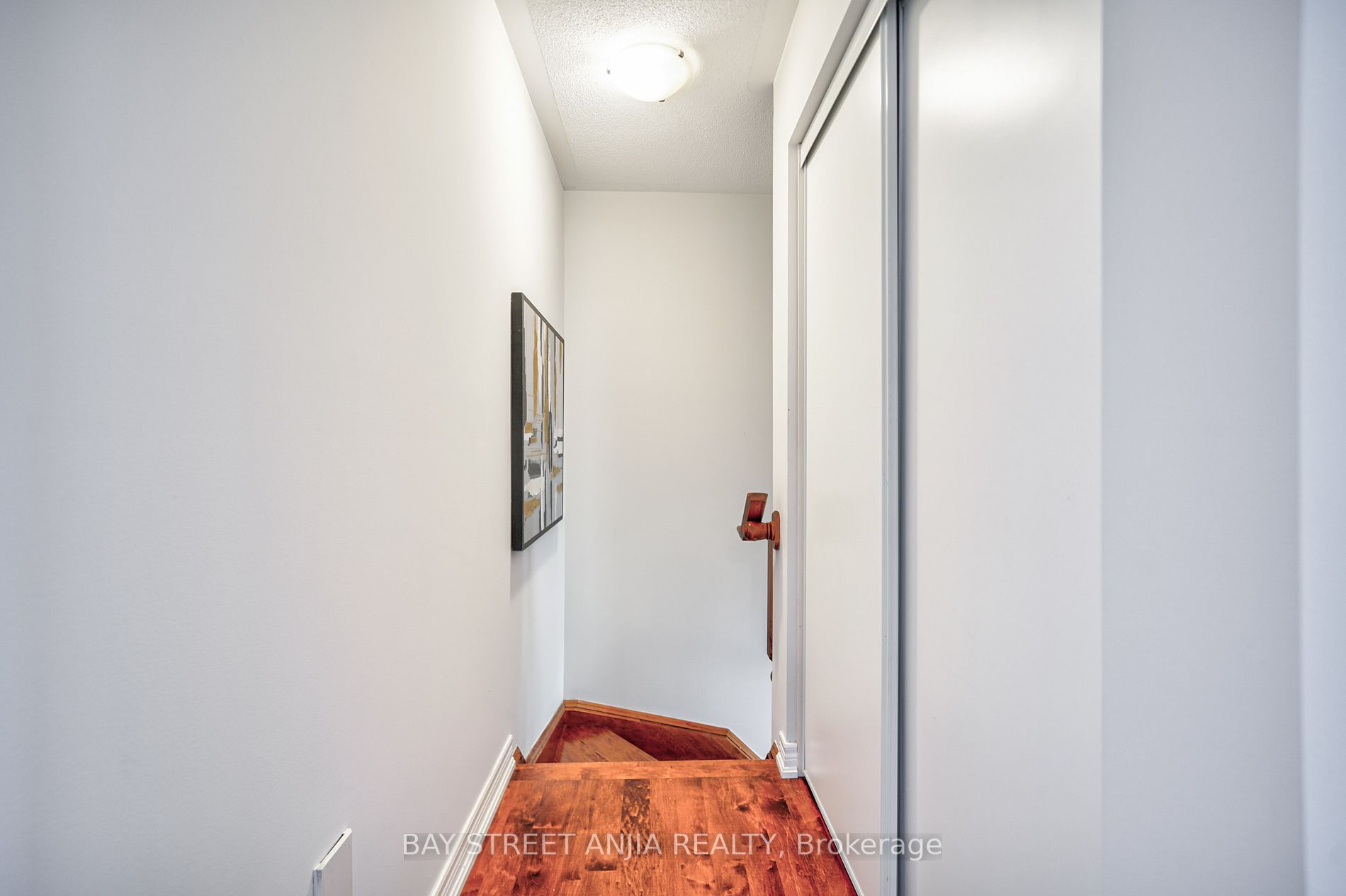 276 Gas Lamp Lane