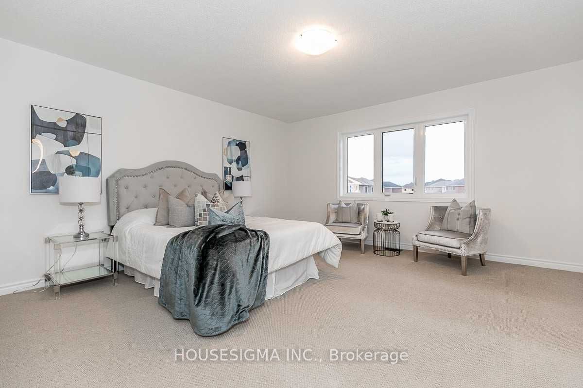 121 Ferragine Cres