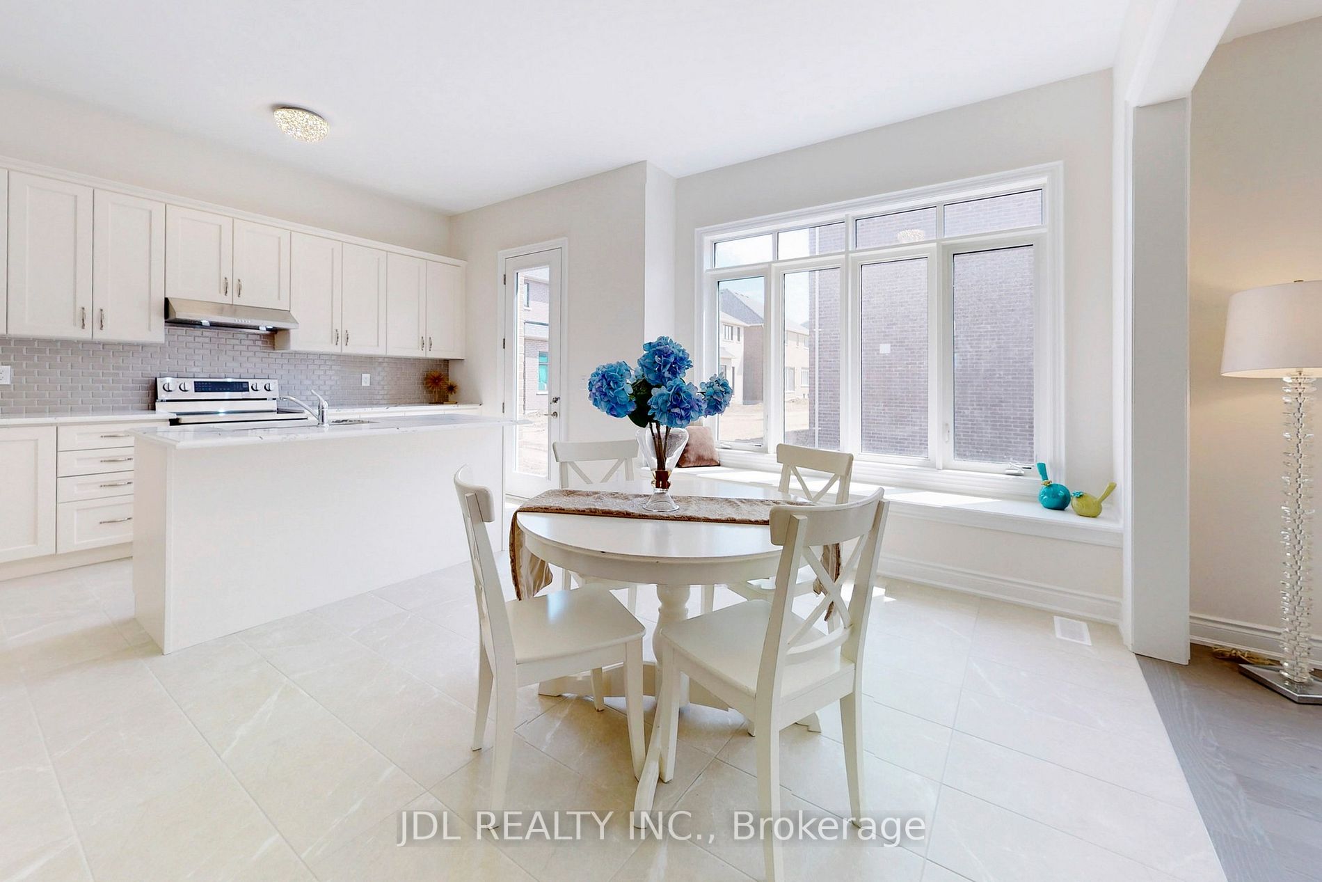 3 Ballanview Crt