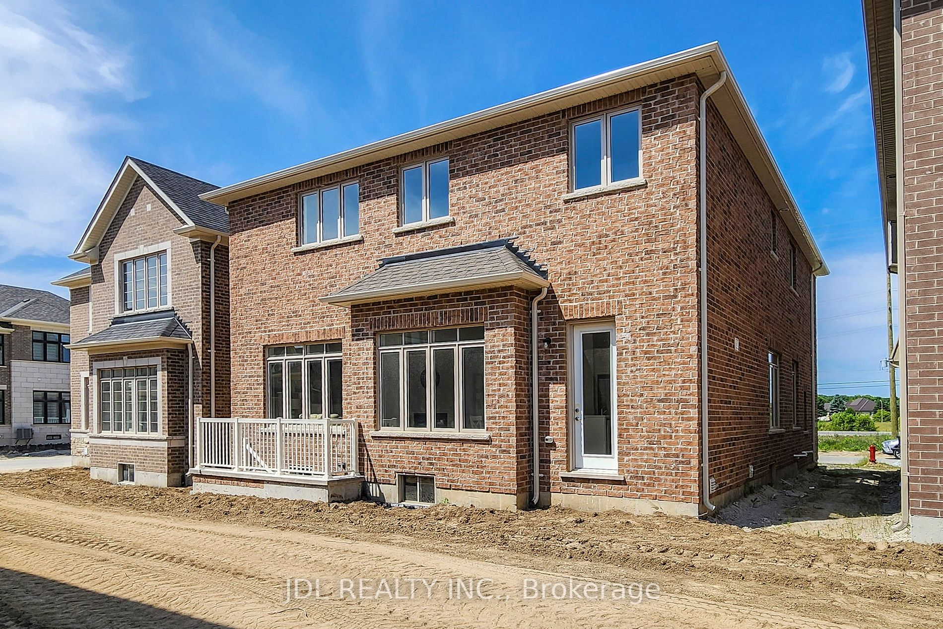 3 Ballanview Crt