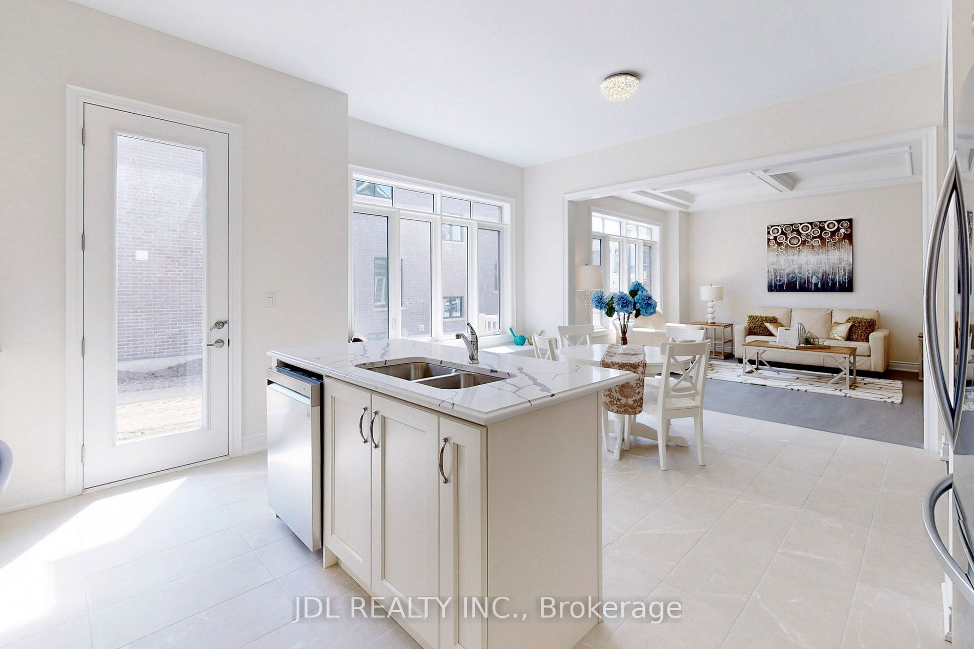 3 Ballanview Crt