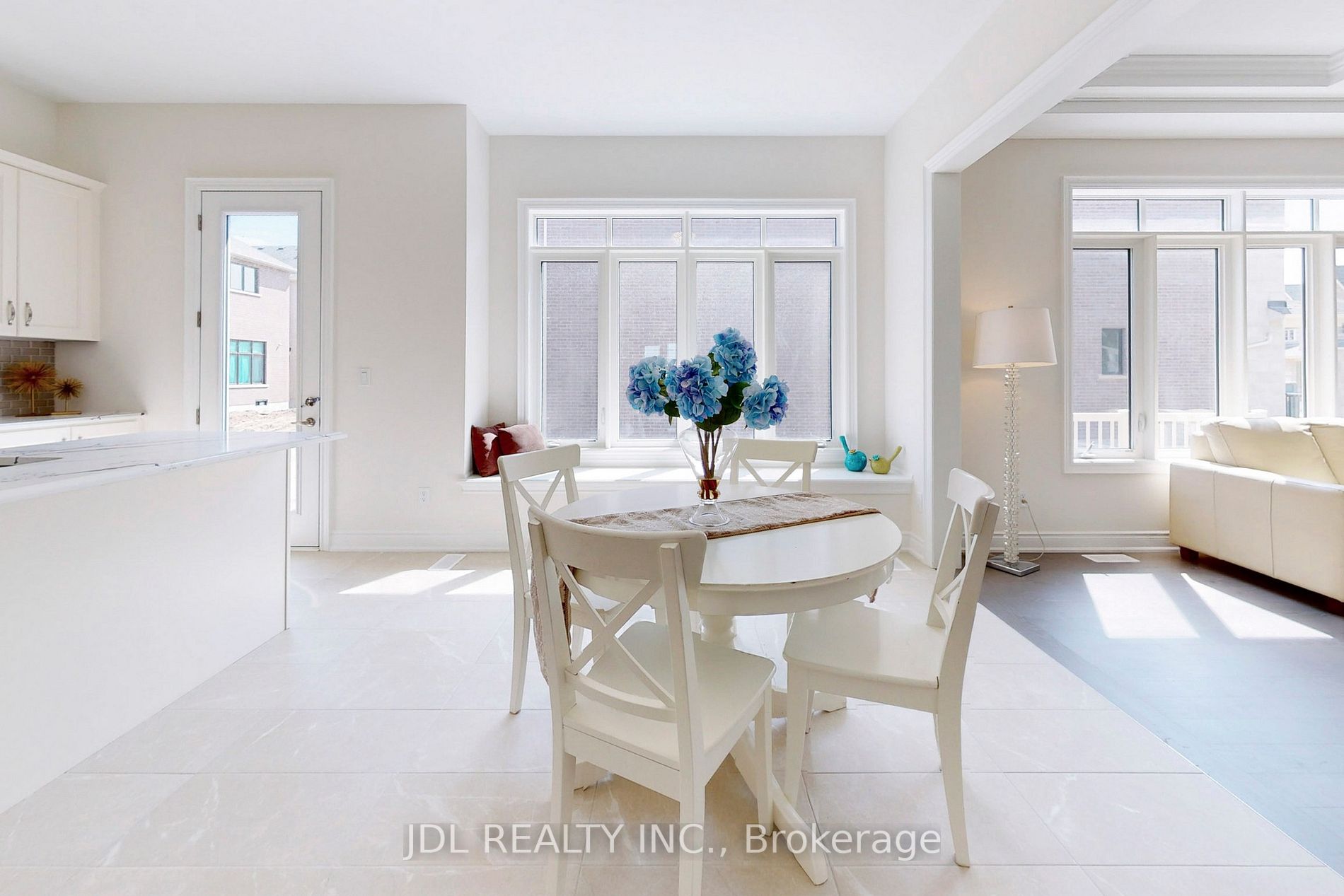 3 Ballanview Crt
