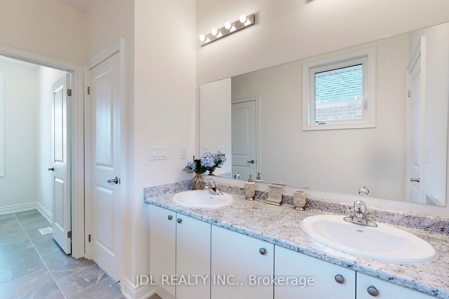 3 Ballanview Crt