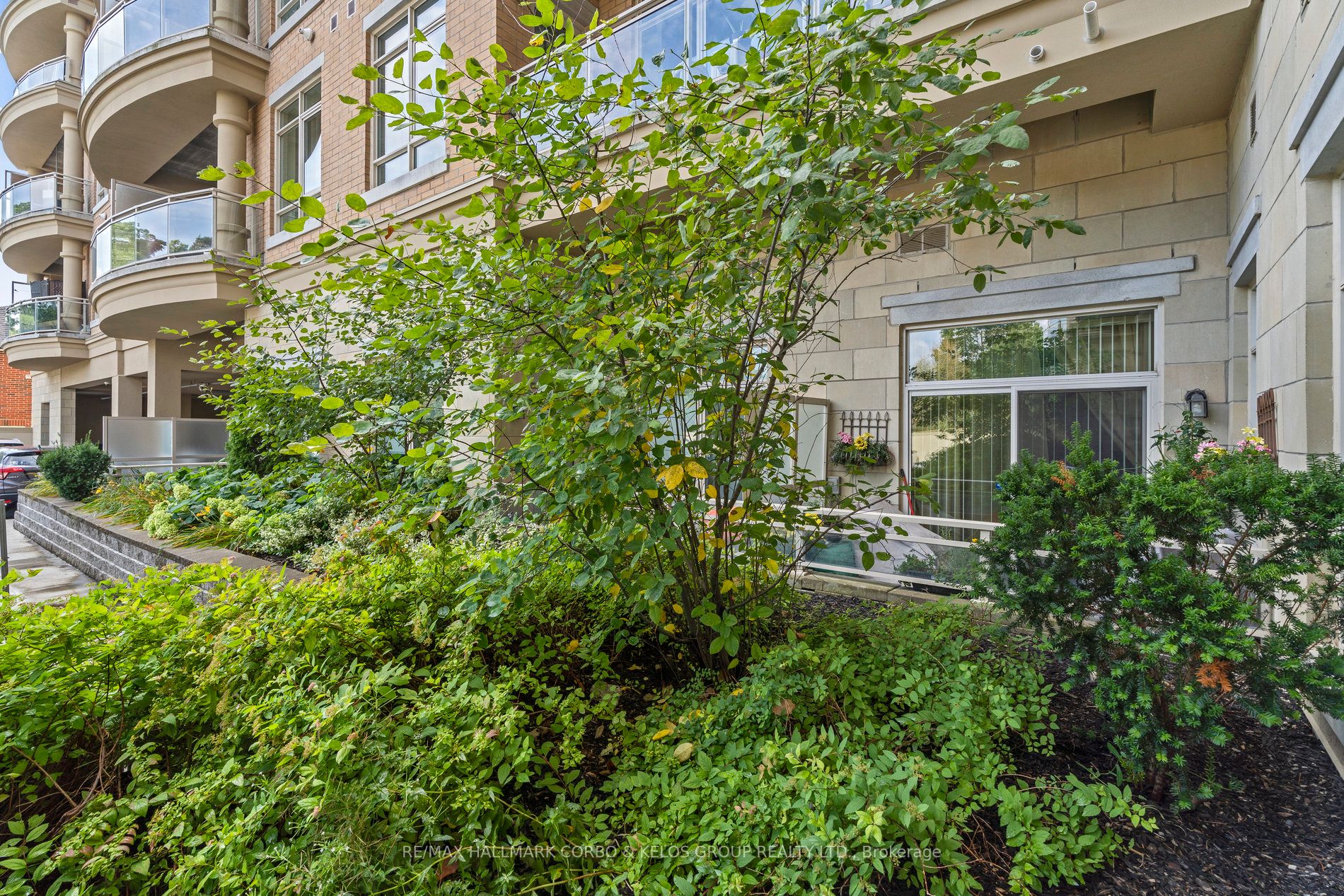 15277 Yonge Street, #201