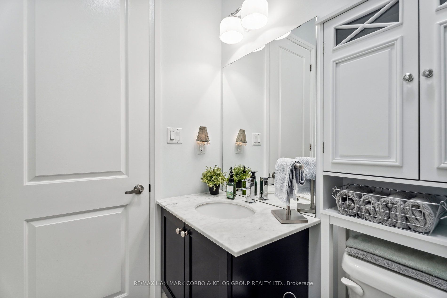 15277 Yonge Street, #201