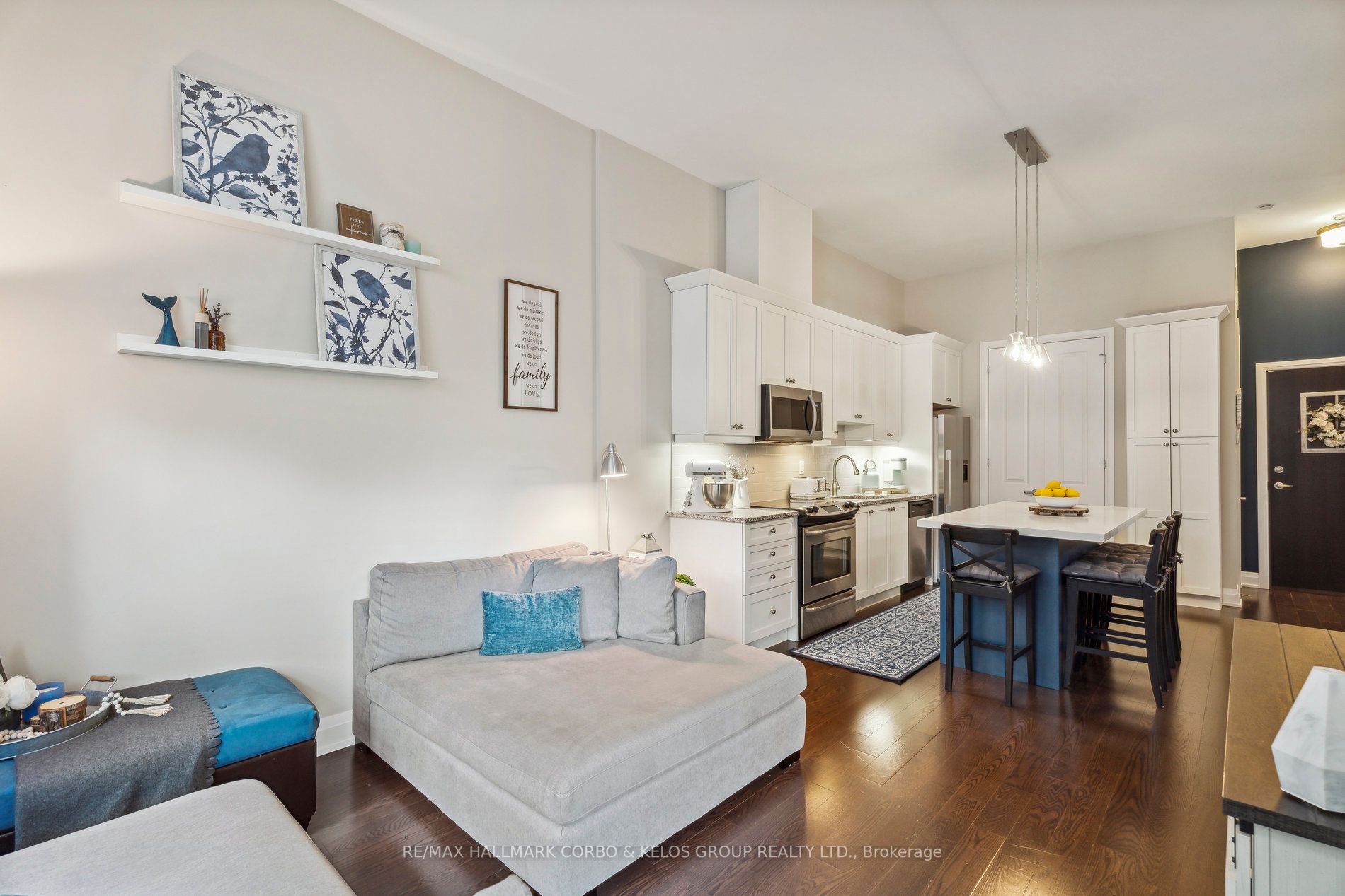 15277 Yonge Street, #201