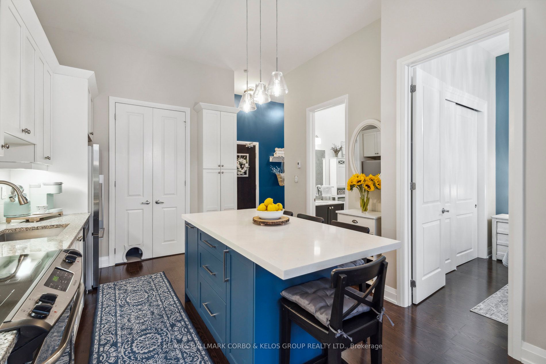15277 Yonge Street, #201
