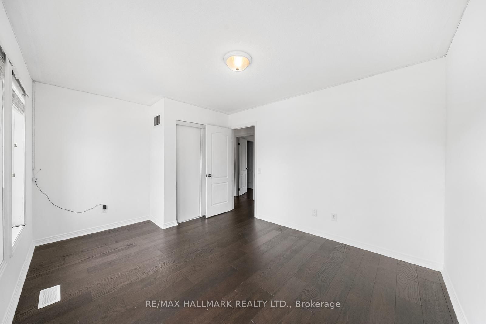 327 Dowson Loop