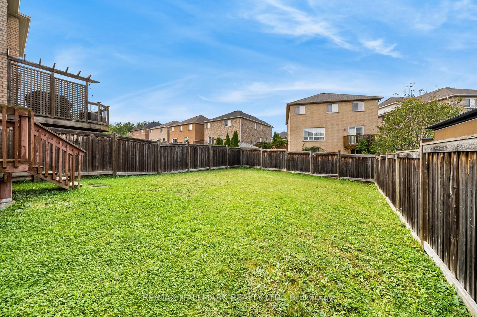 327 Dowson Loop