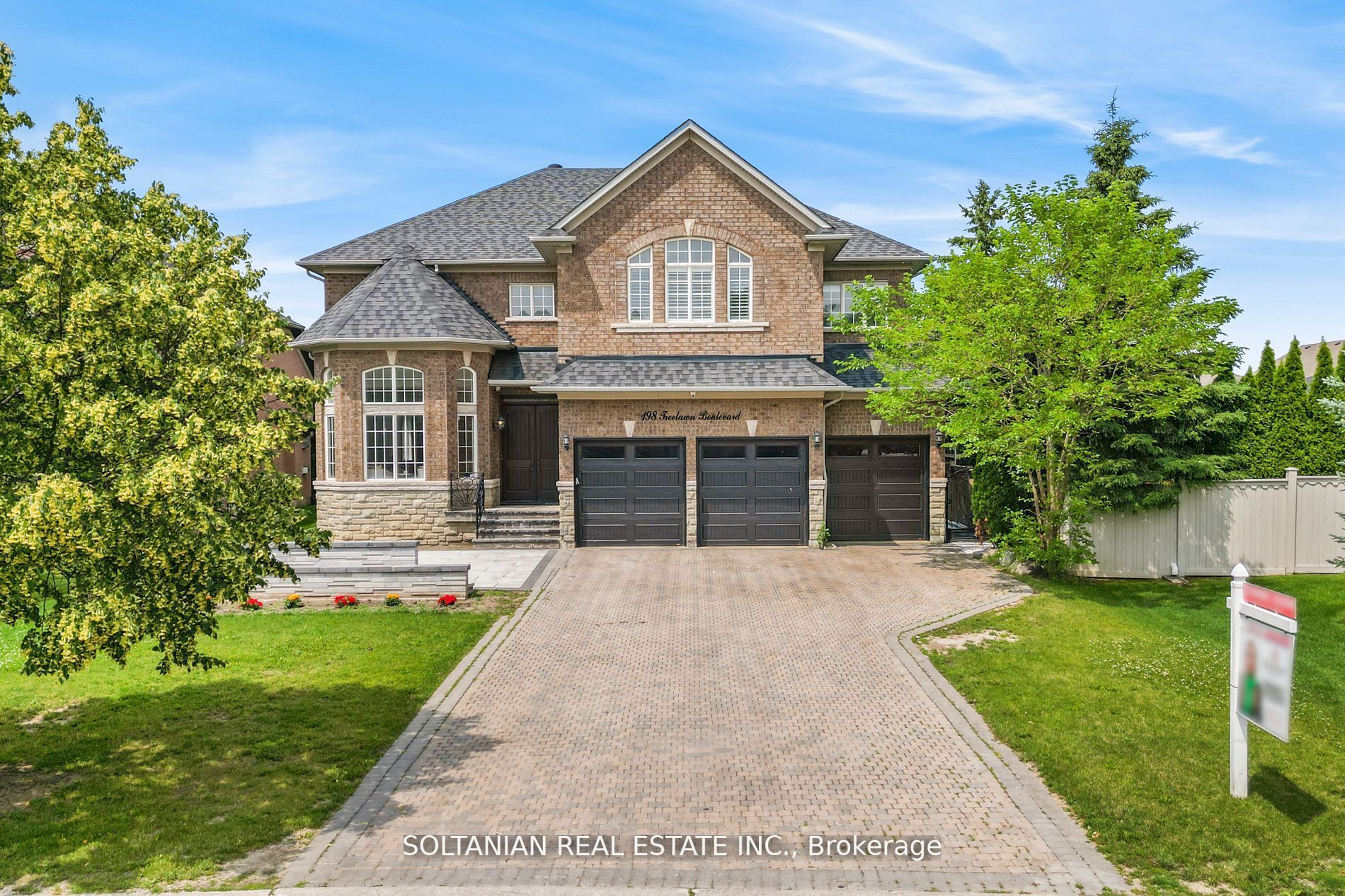 198 Treelawn Blvd