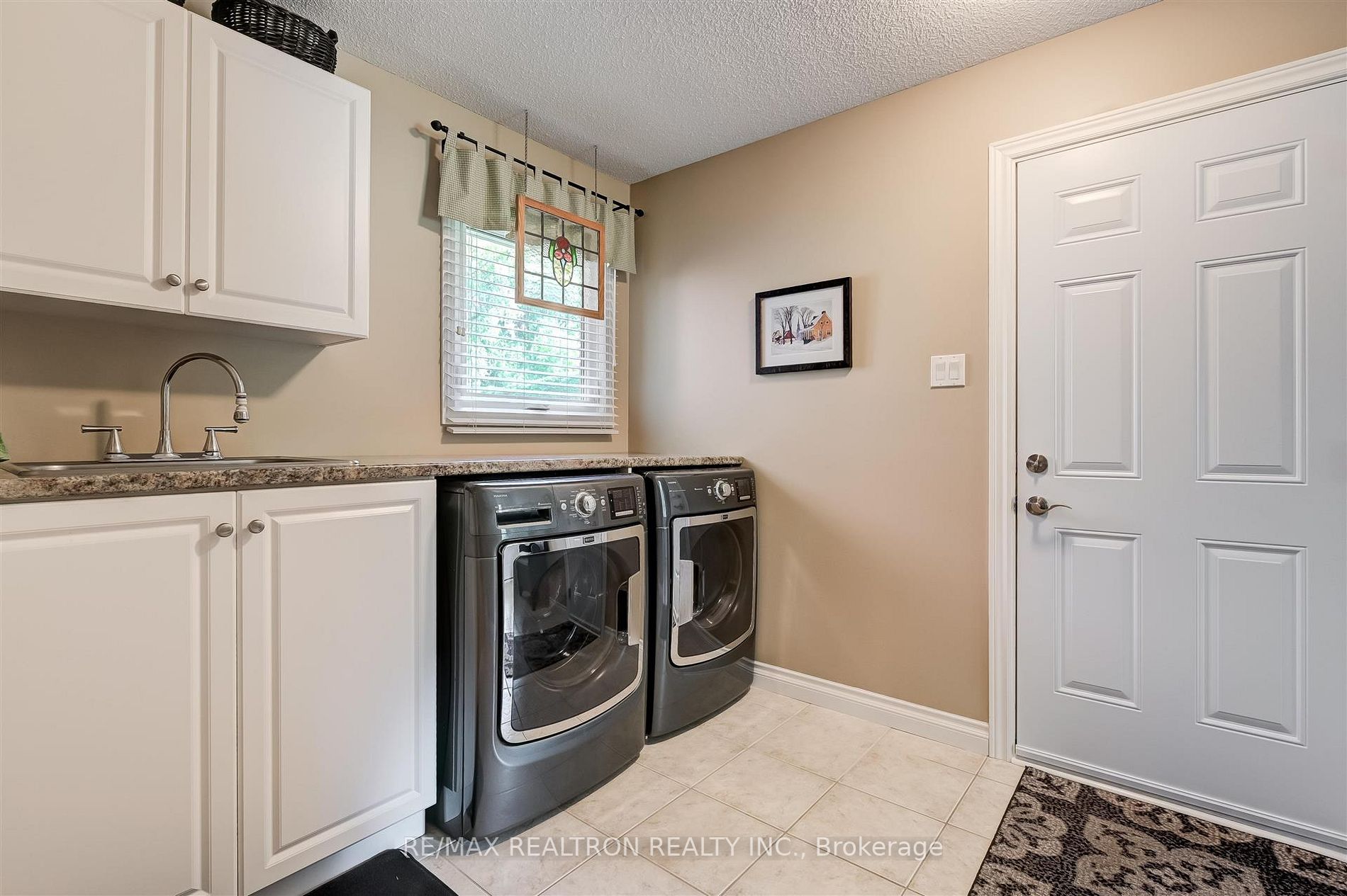 56 Ward Avenue