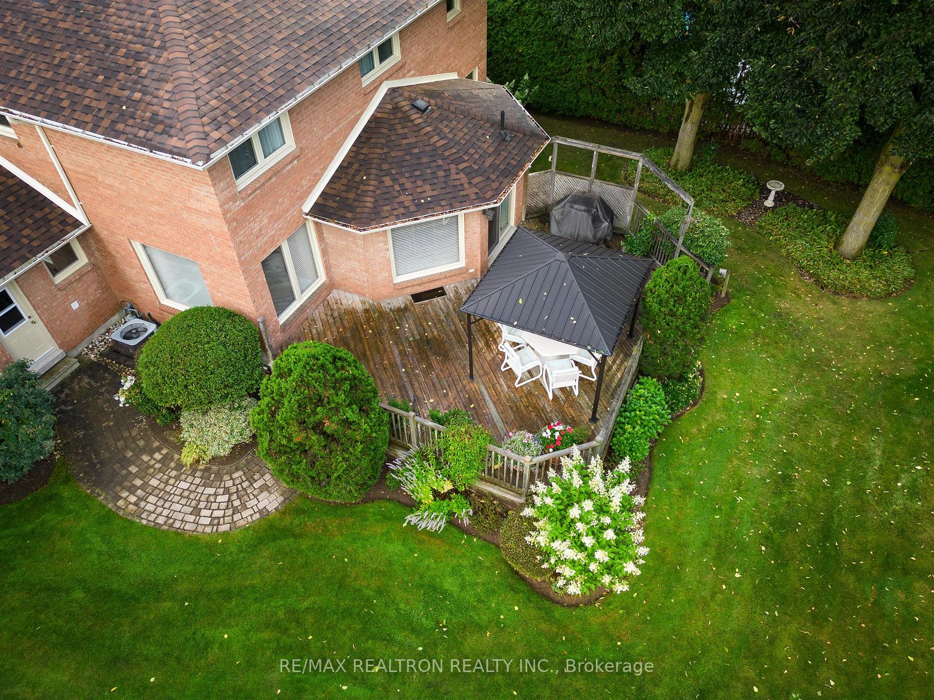 56 Ward Avenue