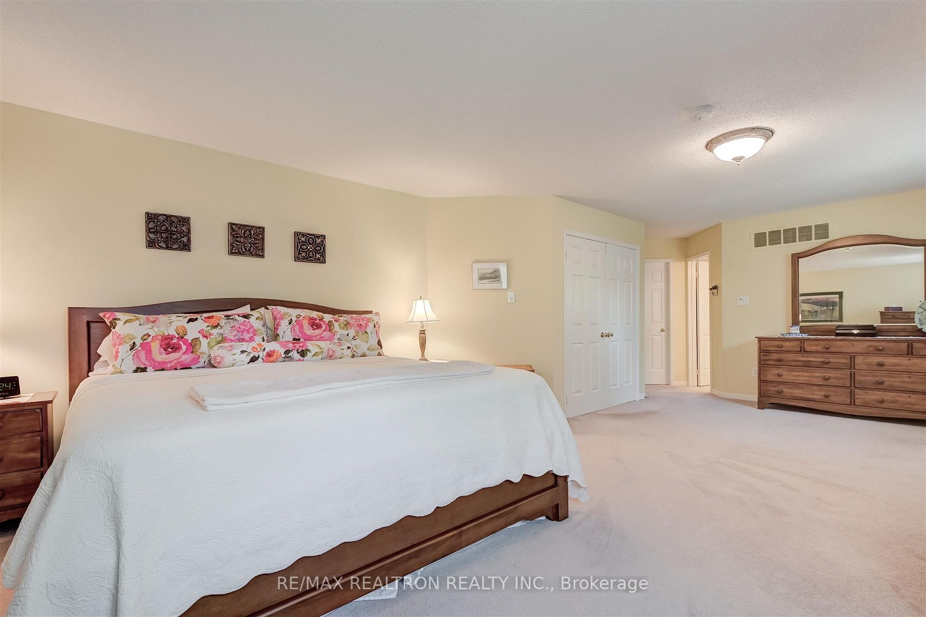56 Ward Avenue