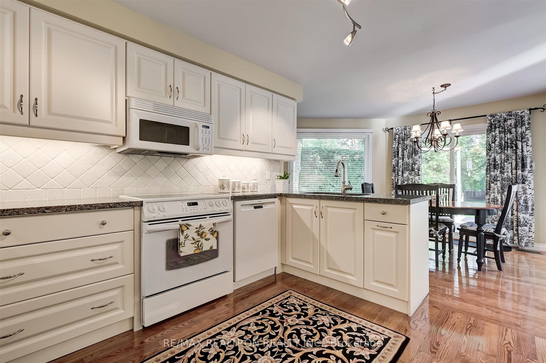 56 Ward Avenue