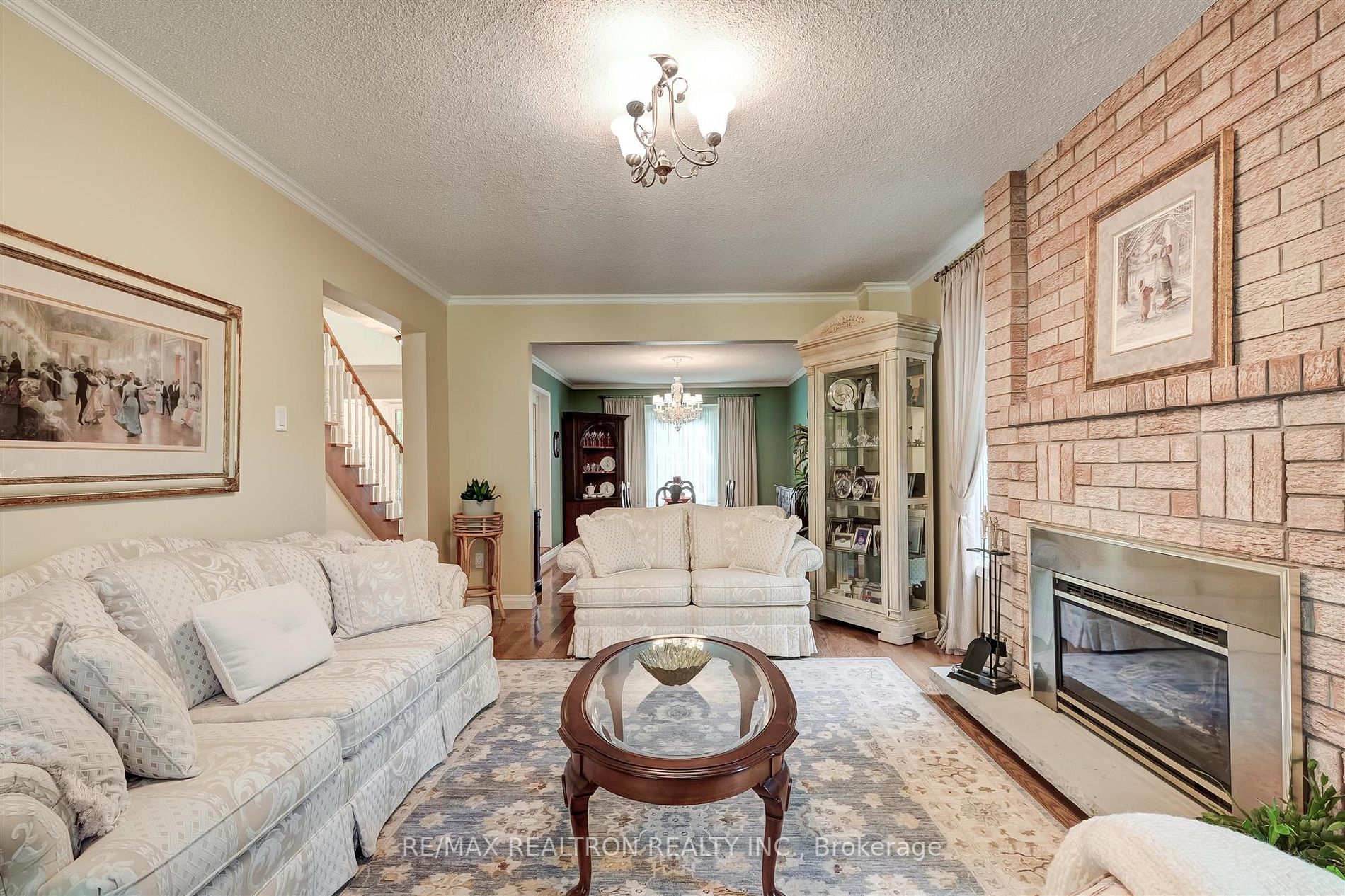 56 Ward Avenue