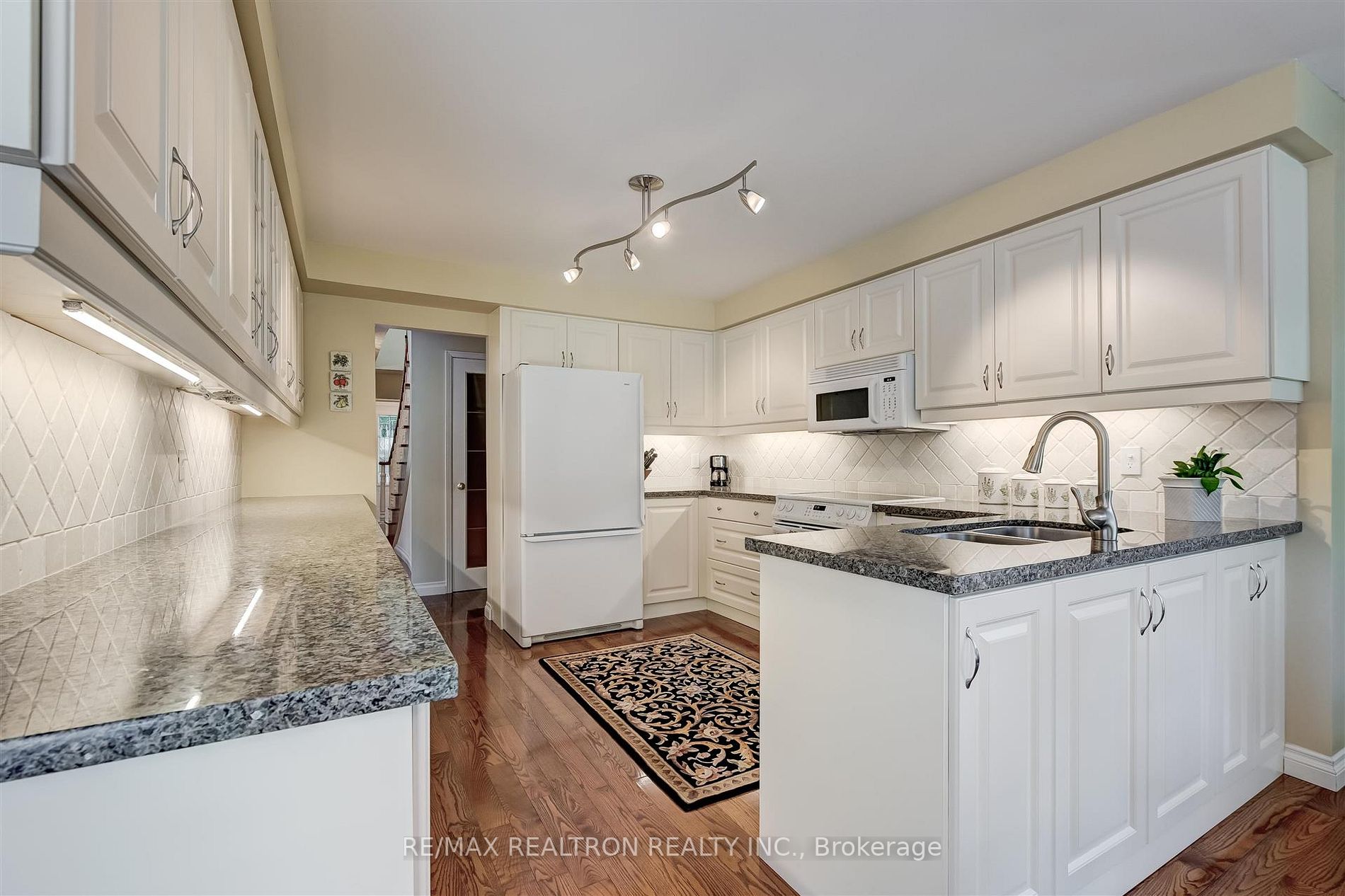 56 Ward Avenue