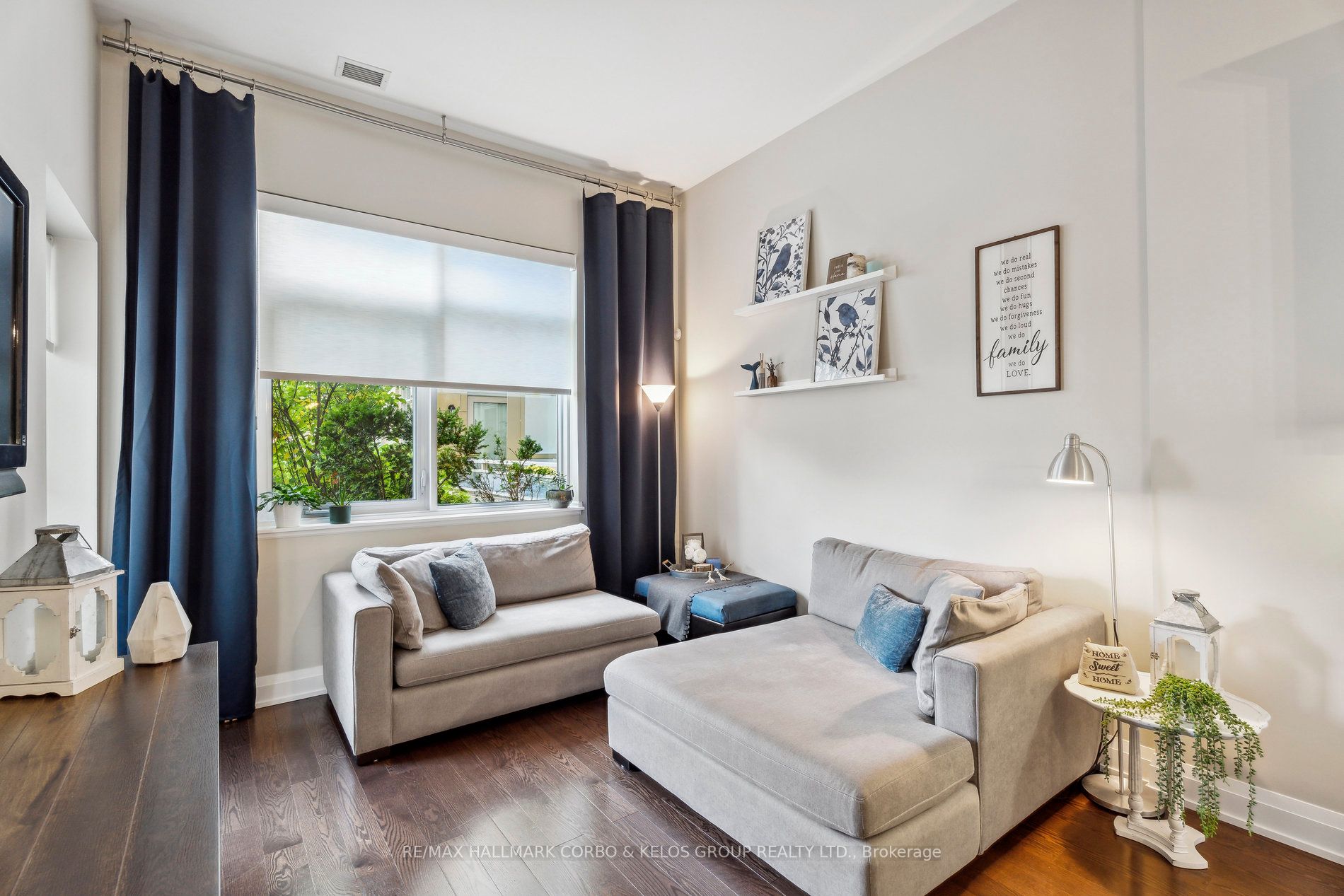 15277 Yonge Street, #201