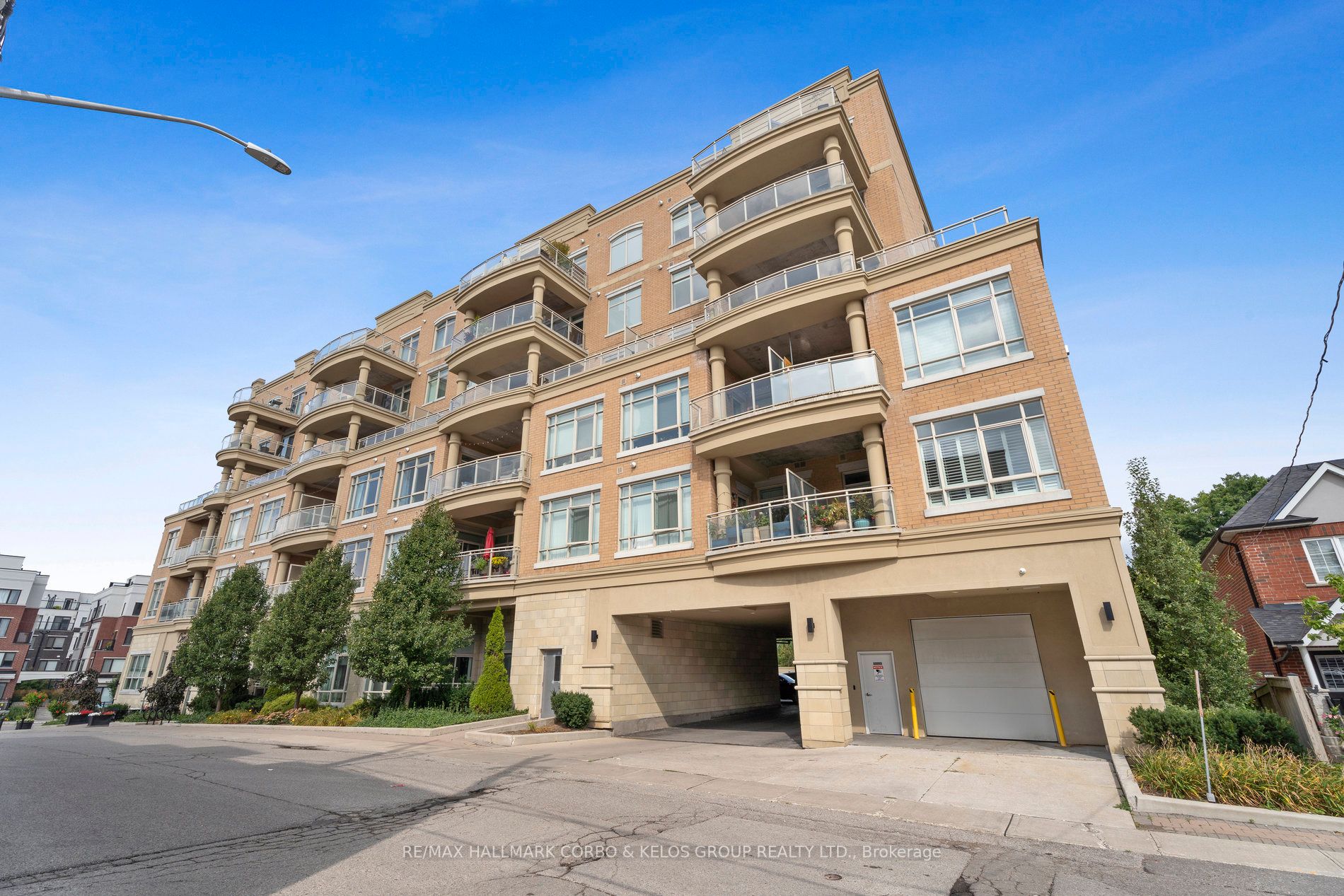 15277 Yonge Street, #201