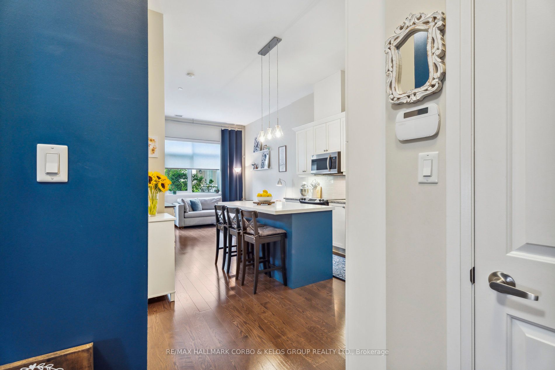 15277 Yonge Street, #201