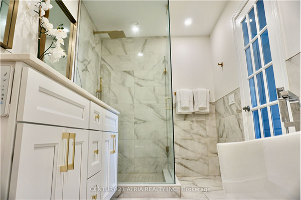 305 Via Romano Blvd, Vaughan