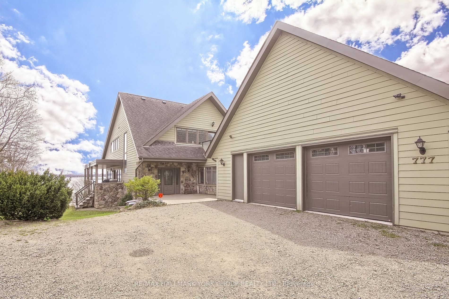 777 Lakelands Ave