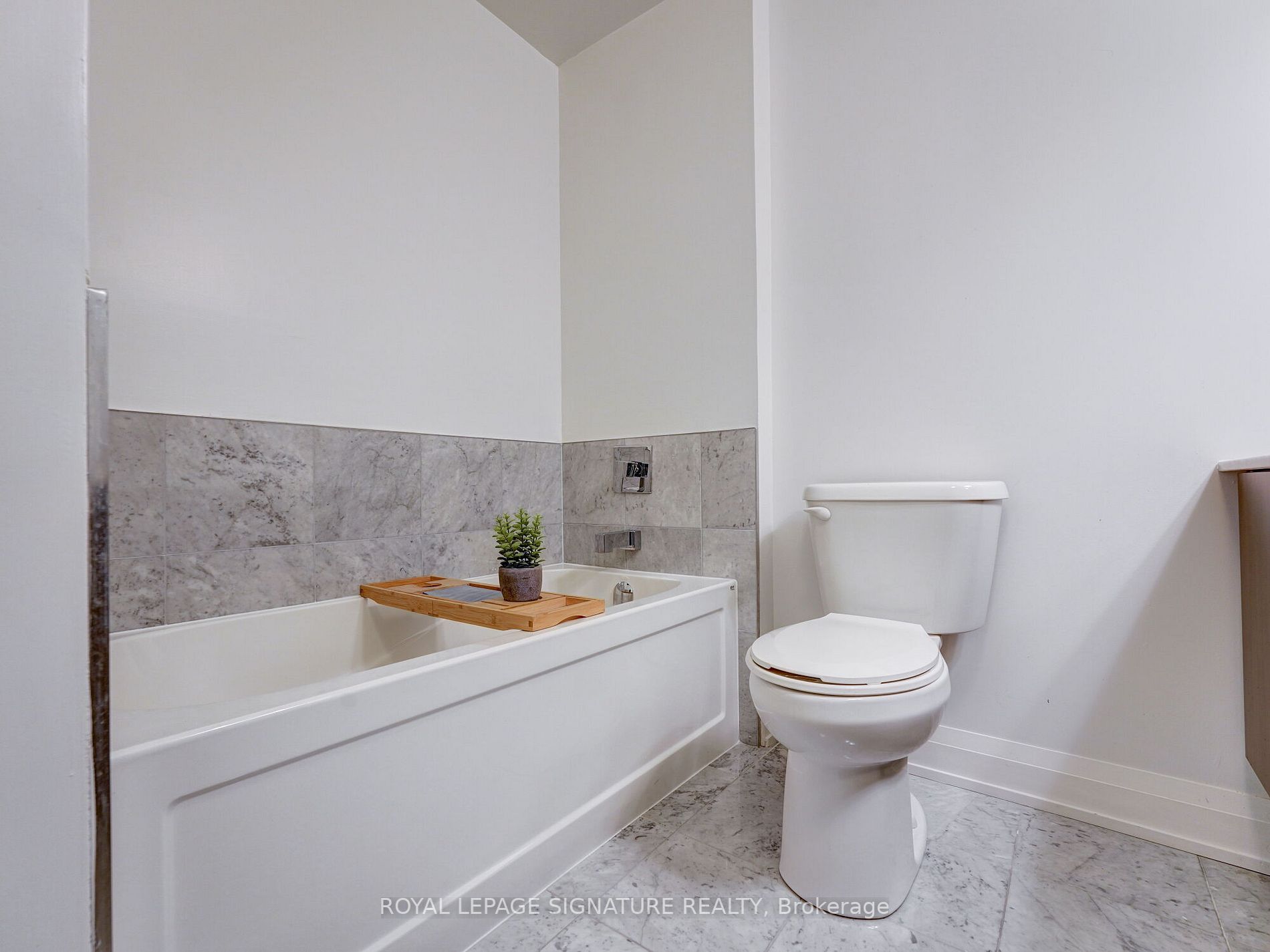 15277 Yonge St, #503