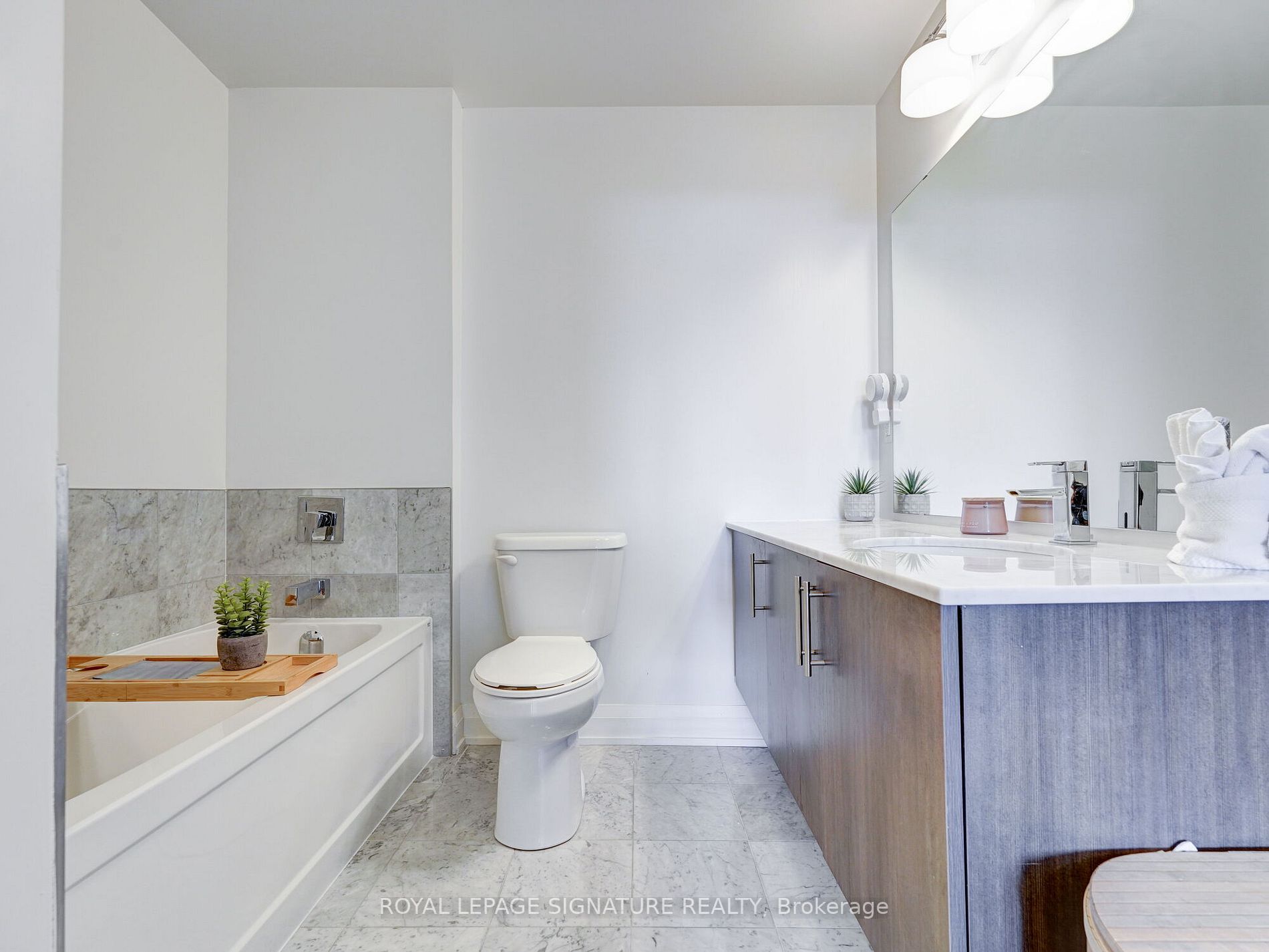 15277 Yonge St, #503