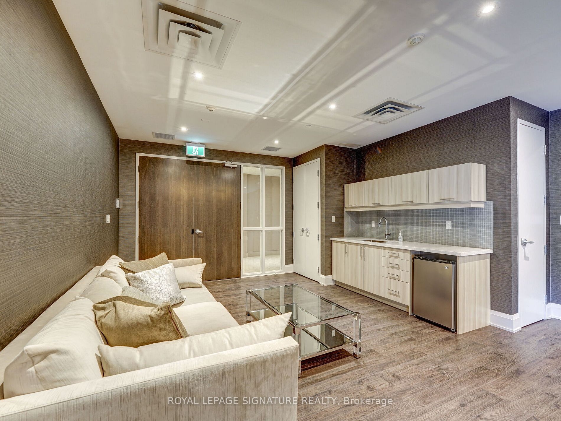 15277 Yonge St, #503