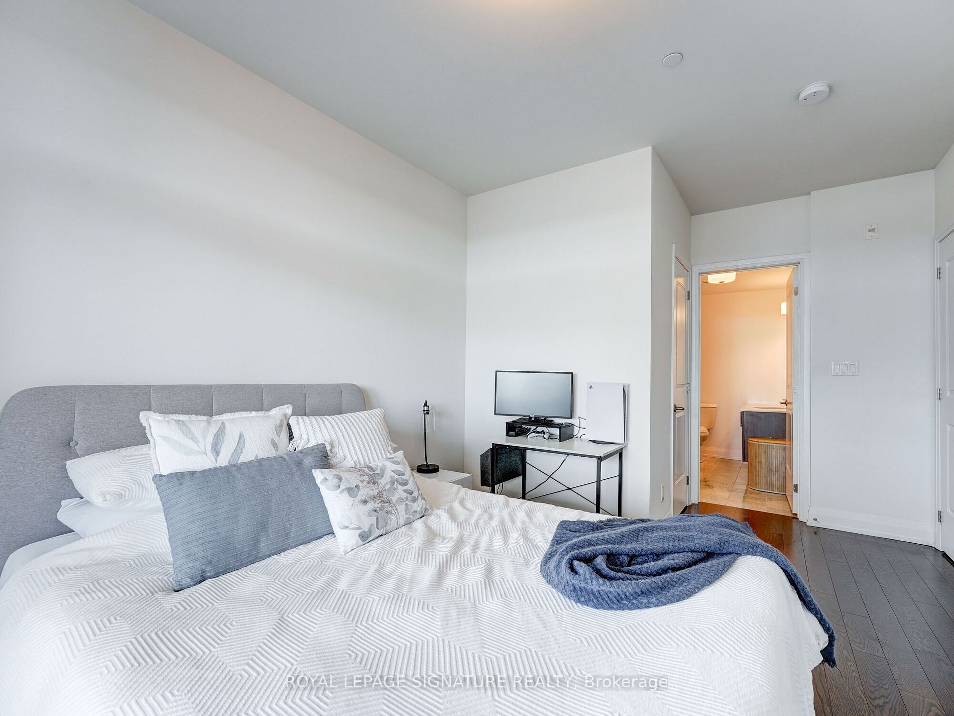 15277 Yonge St, #503